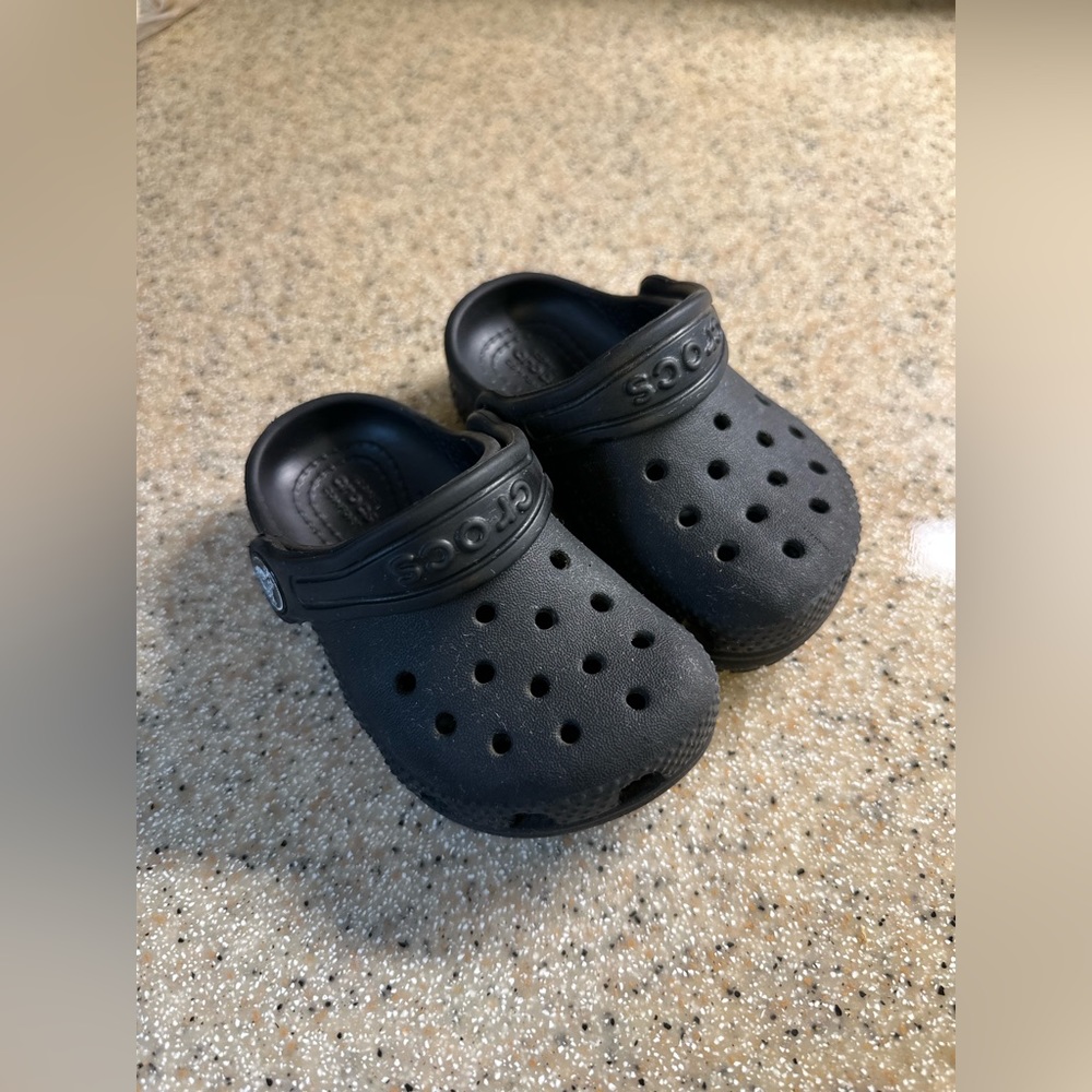 Toddler Black Crocs